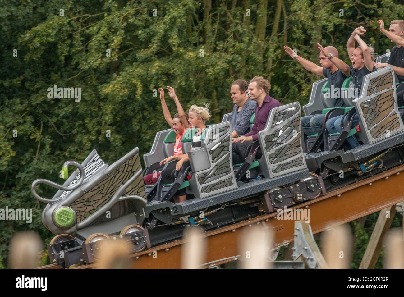 Walibi Holland Theme Park Rides, Inc Unamted Rapids, Speed of Sound e varie immagini intorno al parco Paesi Bassi Foto Stock