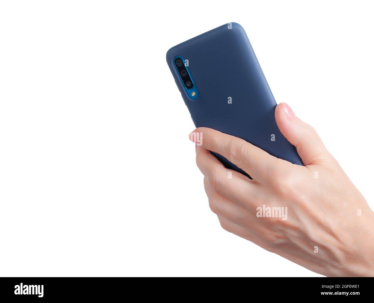 Smartphone in mano delle donne isolato su sfondo bianco. Simulazione dell'utilizzo di dispositivi di comunicazione e gadget Foto Stock