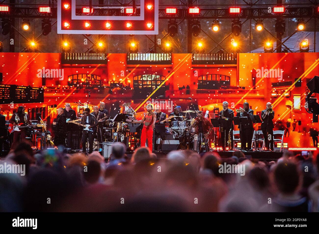 Lucky Daye si esibisce durante il We Love NYC: The Homecoming Concert al Great Lawn in Central Park sabato 21 agosto 2021 a New York. (Foto Joe Papeo/imageSPACE/MediaPunch) Foto Stock