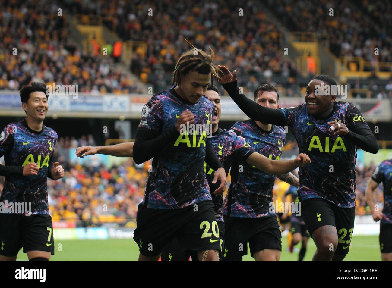 WOLVERHAMPTON, REGNO UNITO. 22 AGOSTO DELE Alli di Tottenham Hotspur celebra il suo obiettivo di rendere 1-0 a Spurs durante la partita della Premier League tra Wolverhampton Wanderers e Tottenham Hotspur a Molineux, Wolverhampton domenica 22 agosto 2021. (Credit: Simon Newbury | MI News) Credit: MI News & Sport /Alamy Live News Foto Stock