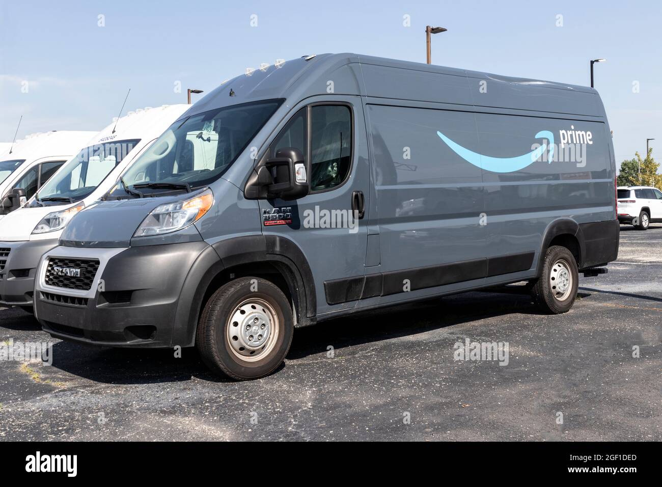 Indianapolis - circa Agosto 2021: Furgone Amazon prime consegna. Amazon.com  sta entrando nel settore delle consegne con furgoni di marca prime Foto  stock - Alamy