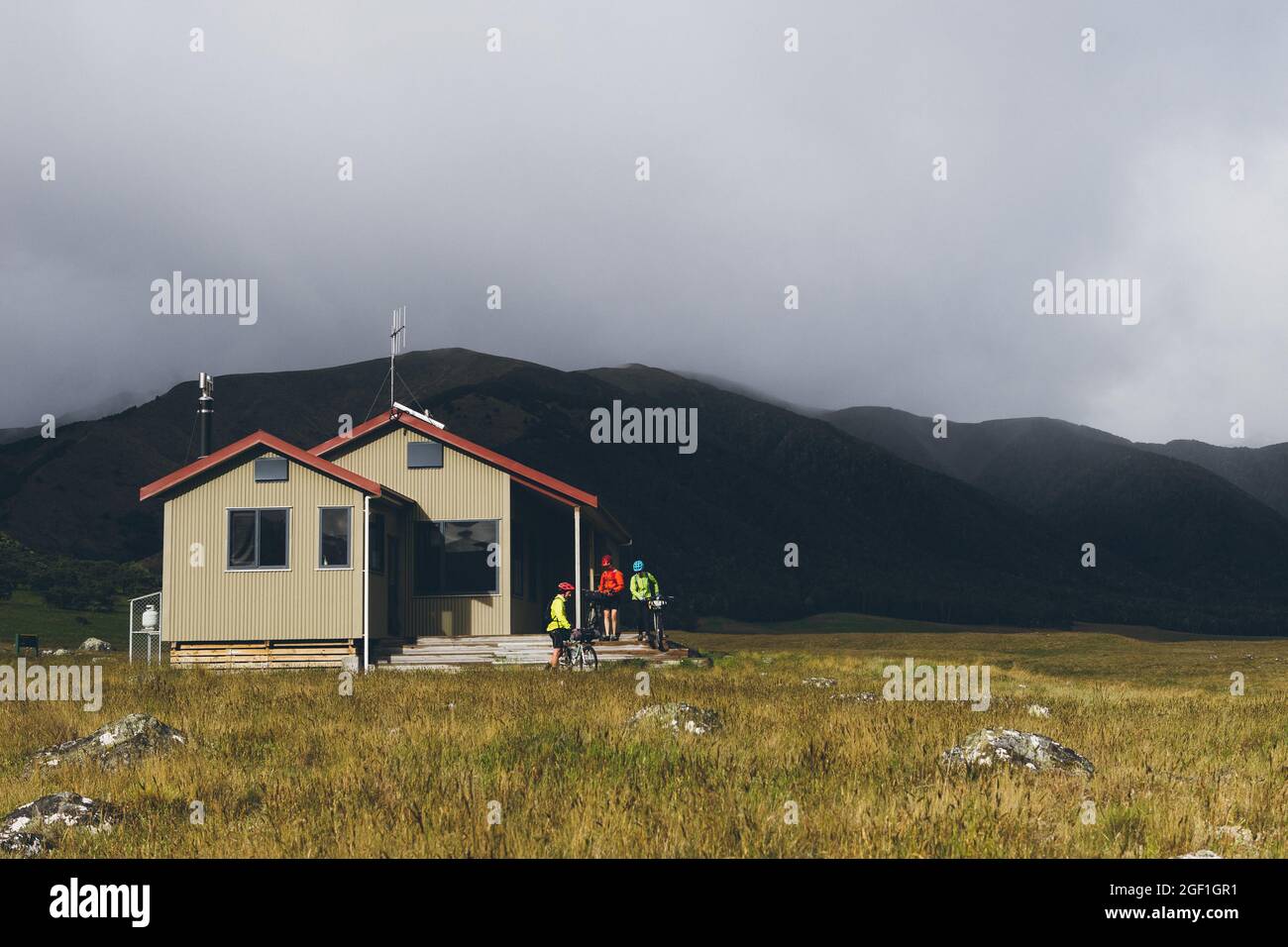 Mountain bikers a Anne Hut, St James Conservation Area Foto Stock