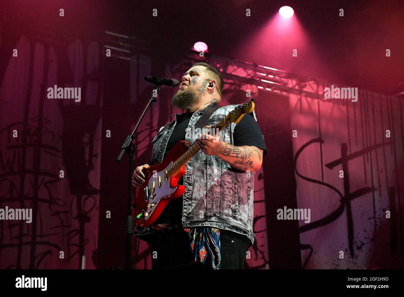 Rag'n'Bone Man che si esibisce dal vivo sul palco all'Hardwick Hall Music Festival, Hotel di Durham, domenica 22 agosto 2021 Foto Stock