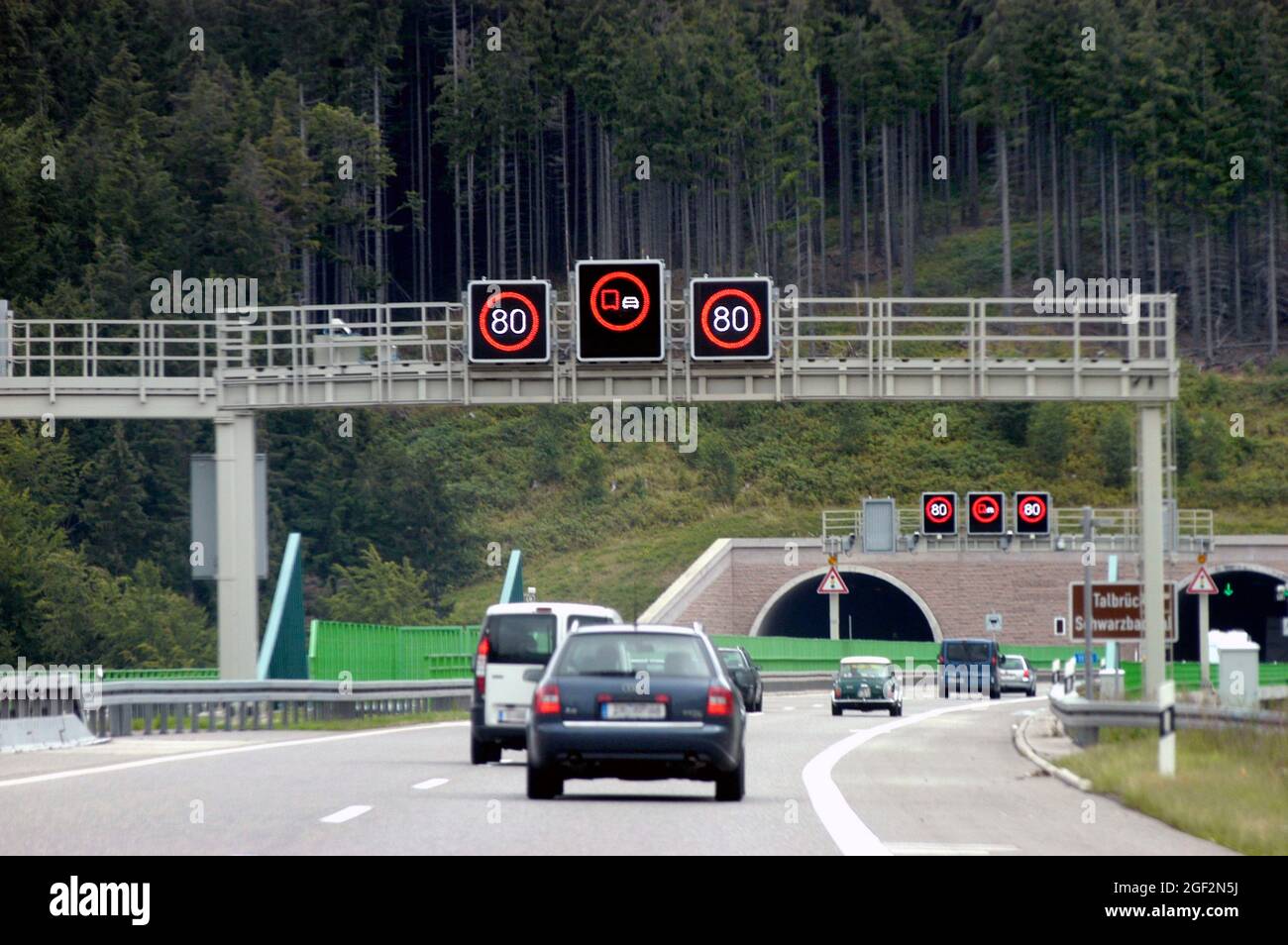 Impianto di segnalazione di fronte a un tunnel, Germania, Magonza Foto Stock