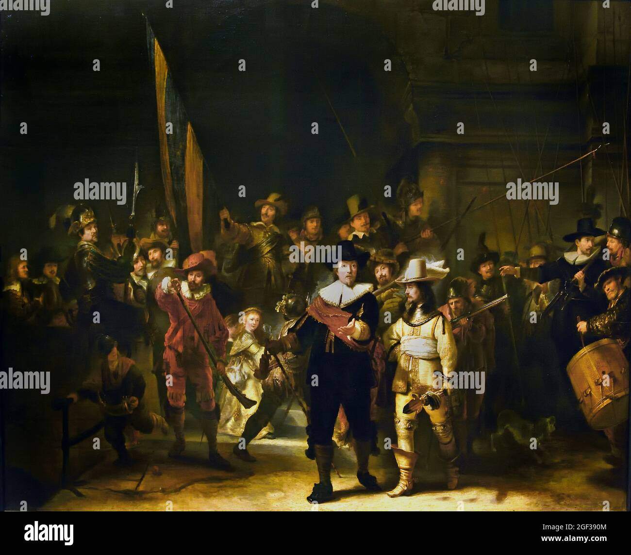 Copia di The Night Watch Rembrandt 1642-1655 di Gerrit Lundens 1622-1686 Rembrandt 1606–1669 olandese Paesi Bassi ( questa copia del XVII secolo di The Night Watch rivela che la composizione era originariamente più grande. Il dipinto fu tagliato su tre lati – soprattutto a sinistra – quando fu spostato nel 1715 dalla grande sala del Kloveniersdoelen al municipio di Amsterdam. Doveva essere inserito tra due porte nella sua nuova posizione. Foto Stock