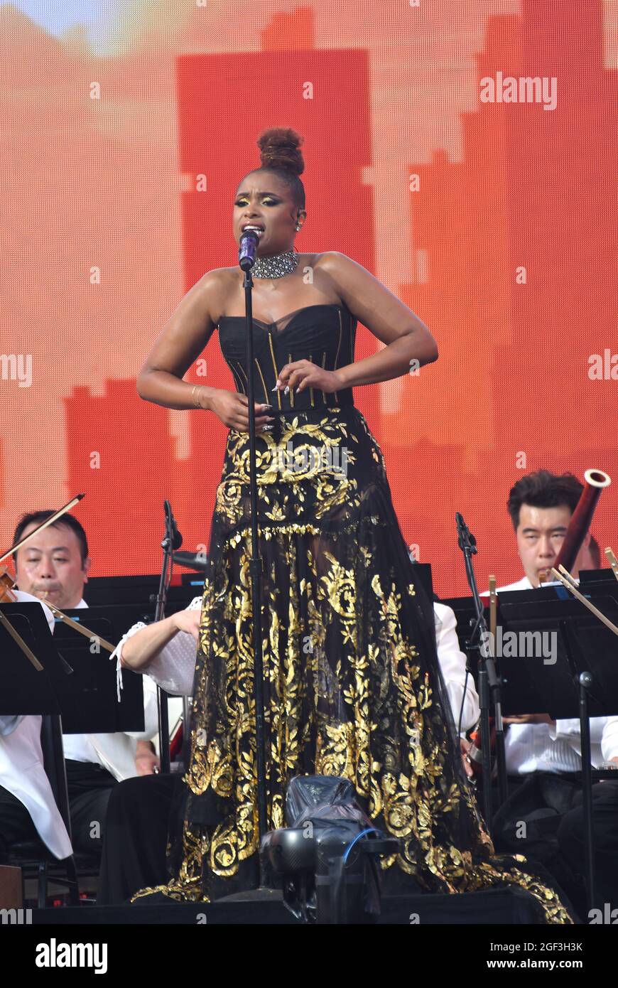 NEW YORK, NEW YORK - 21 AGOSTO: Jennifer Hudson suona sul palco con la New York Philharmonic durante We Love NYC: The Homecoming Concert prodotto da NYC, Clive Davis e Live Nation il 21 agosto 2021 a New York City. (Foto di John Atashian) Foto Stock