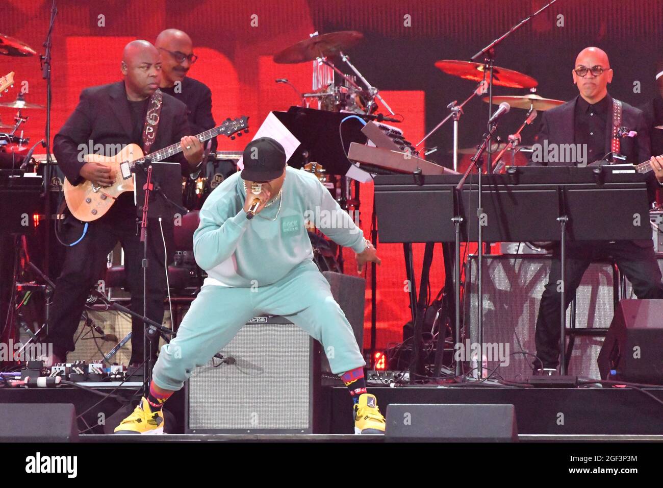 NEW YORK, NEW YORK - AGOSTO 21: LL Cool J si esibisce sul palco durante We Love NYC: The Homecoming Concert prodotto da NYC, Clive Davis e Live Nation il 21 agosto 2021 a New York City. (Foto di John Atashian) Foto Stock