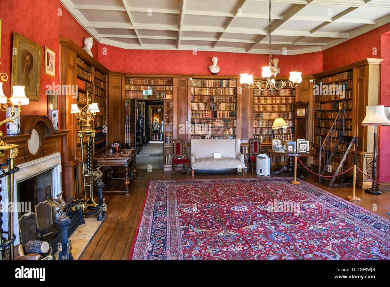 Biblioteca in Knebworth House, vicino Stevenage, Hertfordshire, Inghilterra, Regno Unito Foto Stock