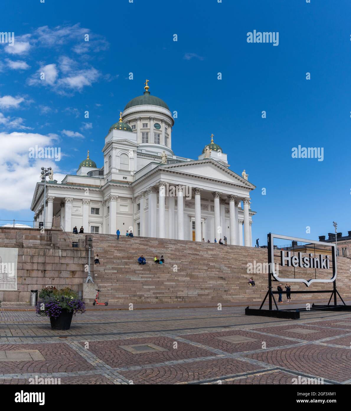 Helsinki, Finlandia: 4 agosto 2021: Vista della Cattedrale di Helsinki nel centro storico della città Foto Stock