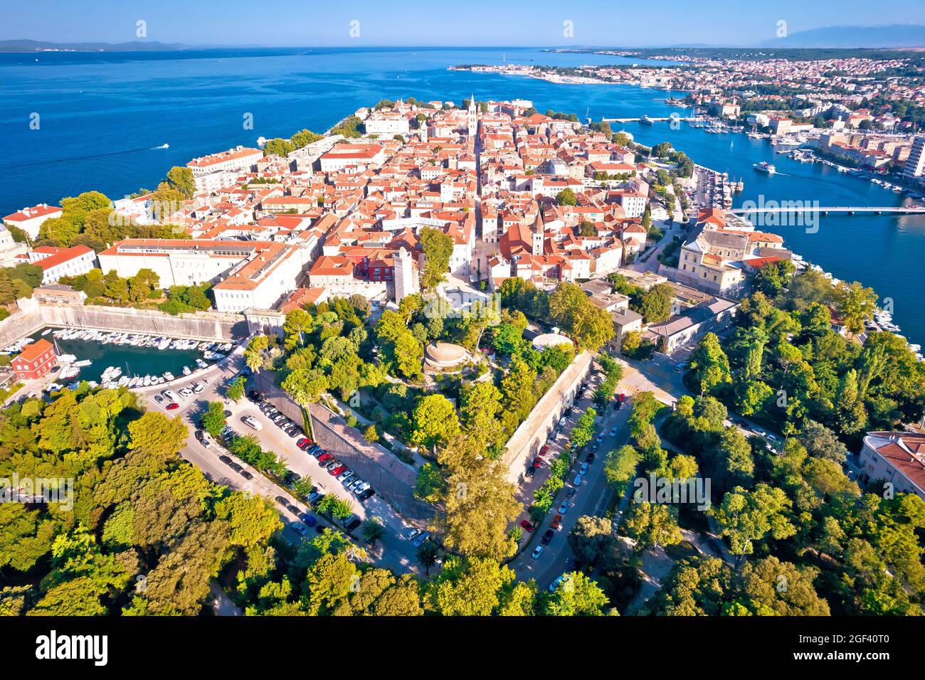 Le mura della città di Zara e il centro storico vista aerea, Dalmazia  regione della Croazia Foto stock - Alamy