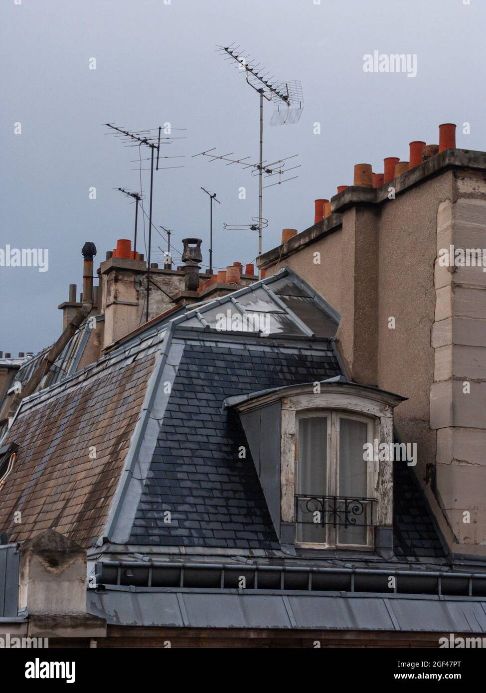 Tetti del IX arrondissement di Parigi Foto Stock