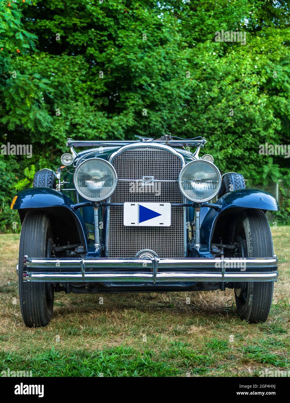 Essex, CT, USA - 2 agosto 2011: Vintage 1930 Buick Roadster al Village Evening Car Show. Questa tradizione attira appassionati di verde villaggio. Foto Stock