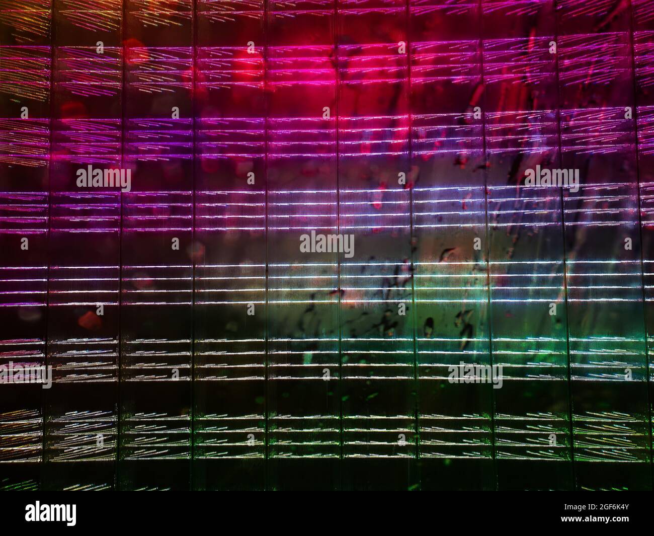 Farbige Wand mit LED Beleuchtung am Hauptbahnhof in Essen Foto Stock