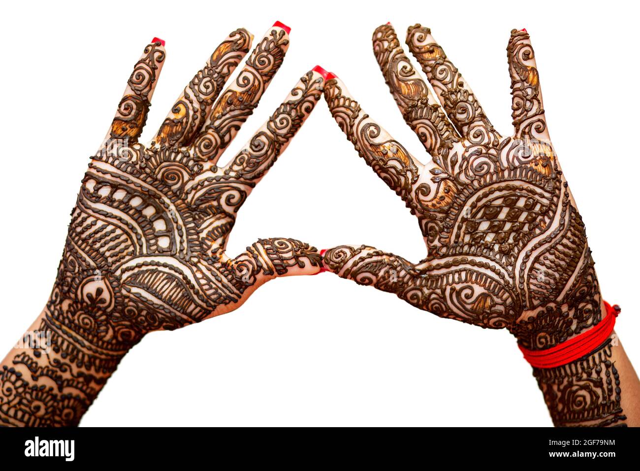 Mano di sposa indiana dipinta con mehndi isolato su sfondo bianco. Mauritius, Africa Foto Stock