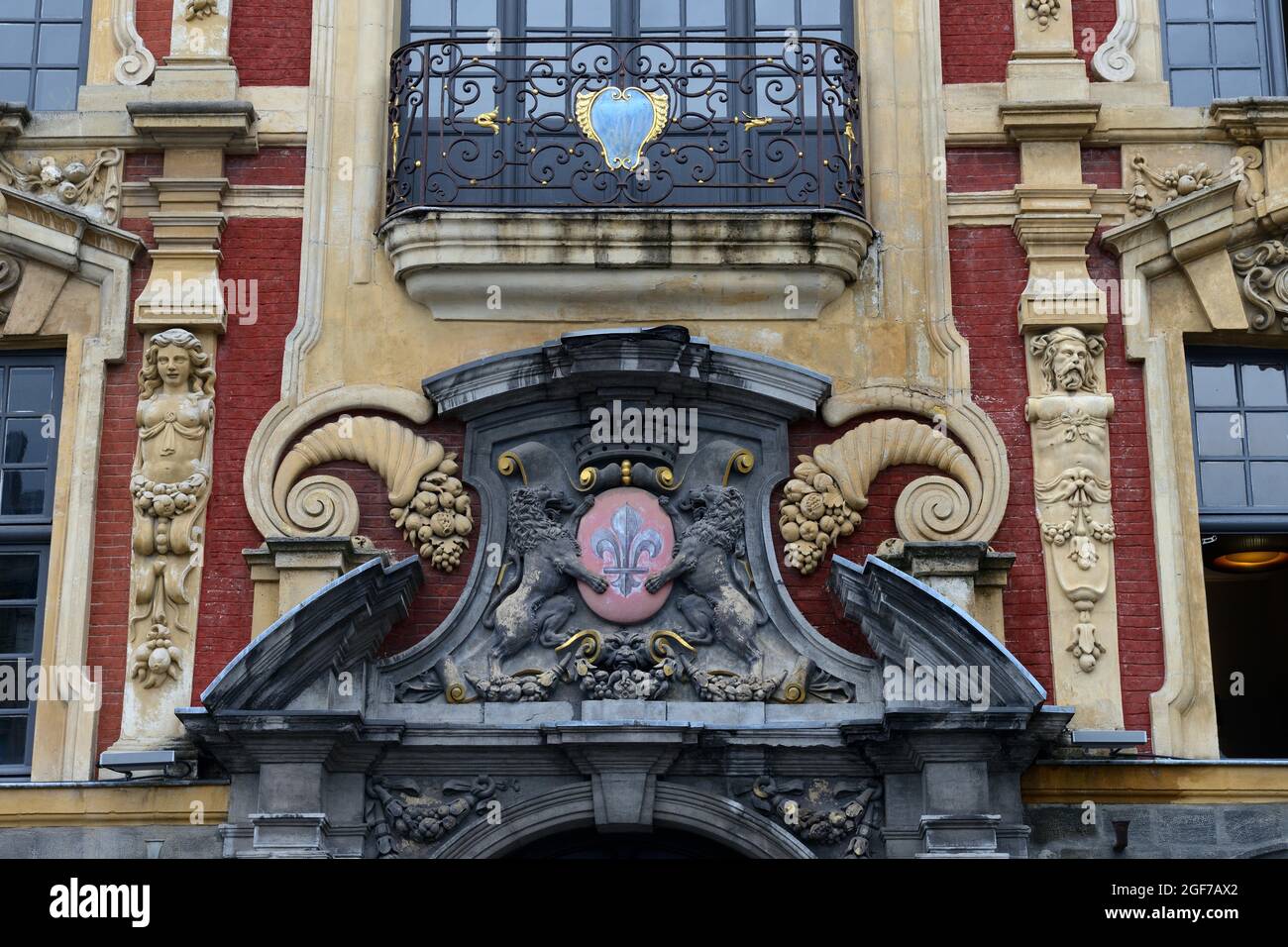 Ingresso alla vecchia borsa di Lille, Hauts-de-France, Francia Foto Stock