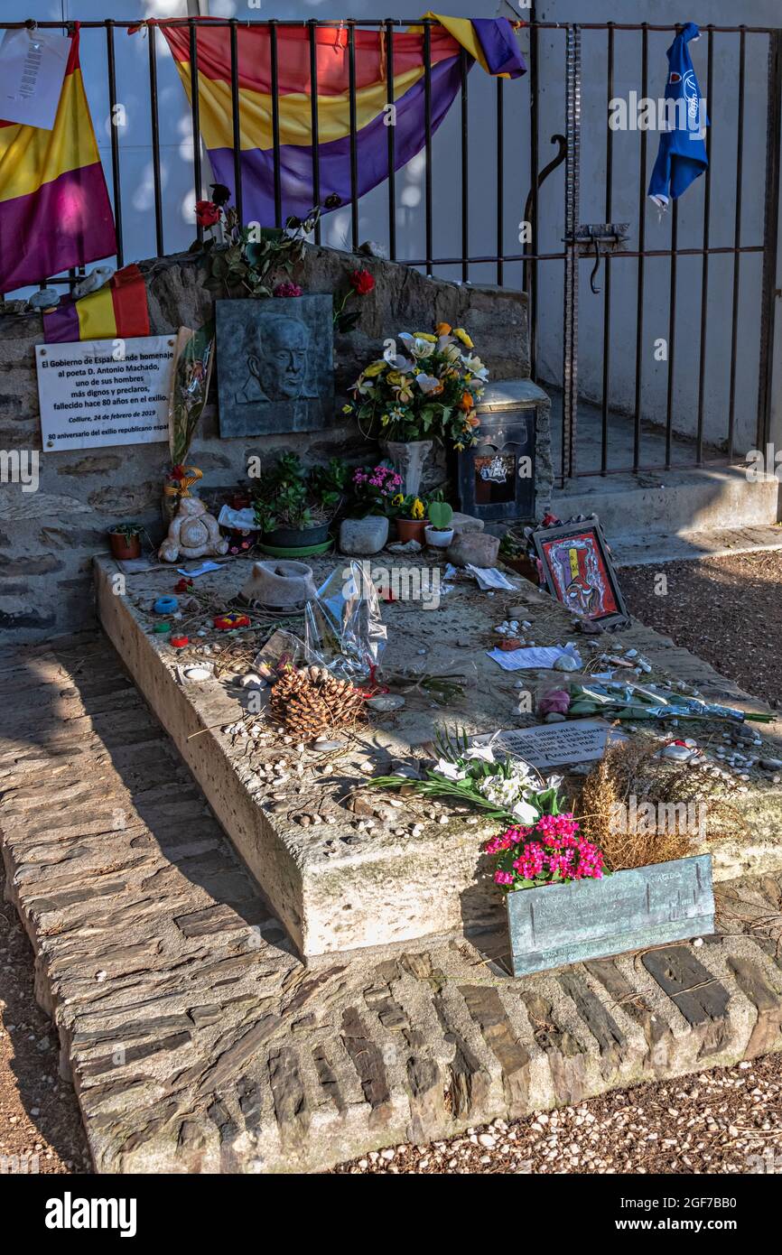 Tomba del poeta Antonio Mahado e sua madre Ana Ruiz a Collioure, Pirenei Orientali, Francia. Foto Stock