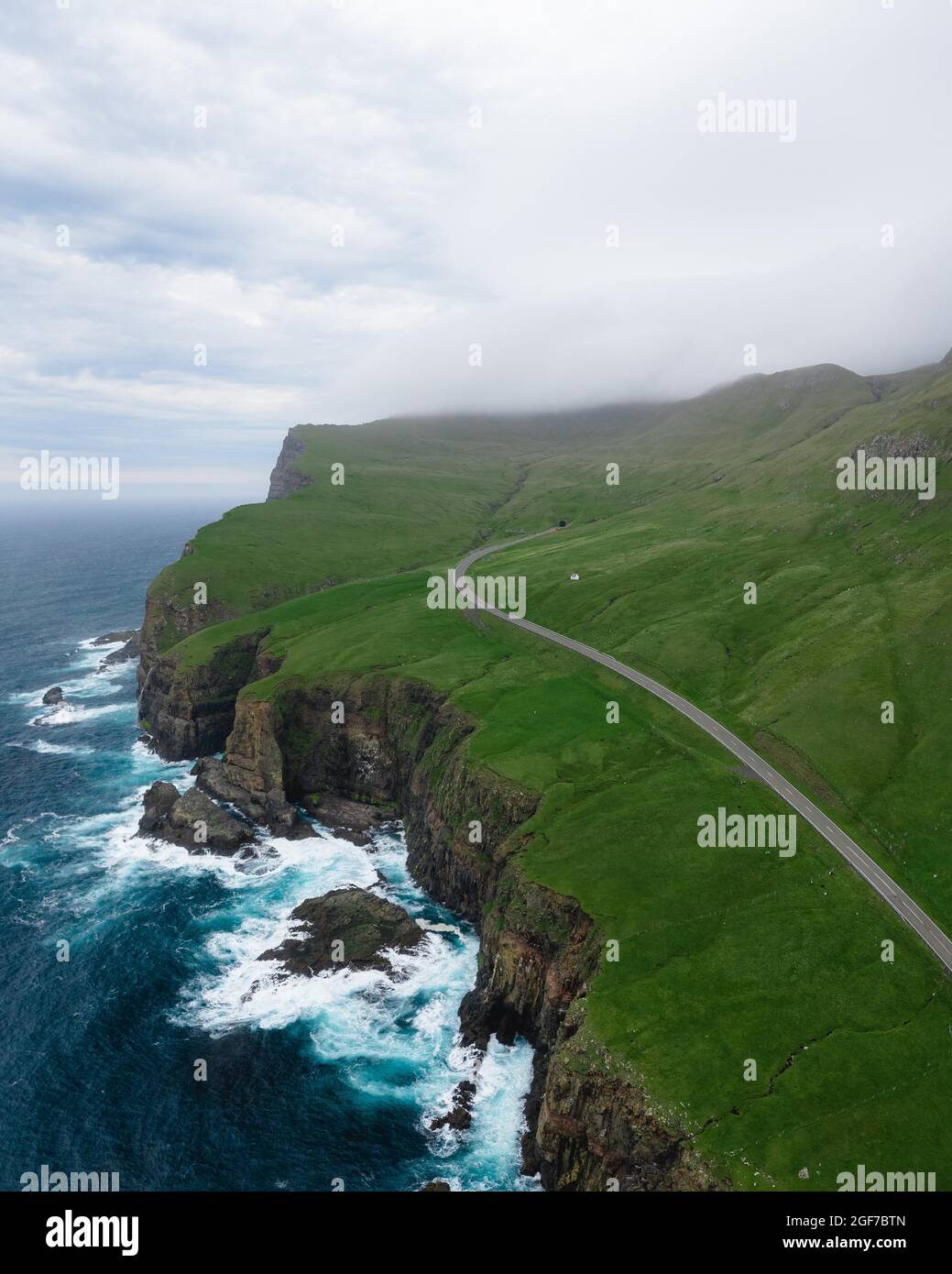 Veduta aerea, scogliera di Sumba, Sumba, Suduroy, Isole Faroe Foto Stock