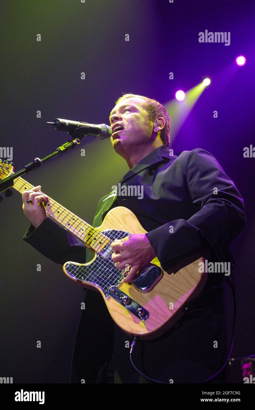 UB40 Concerto, Wembley Arena Londra, 9 novembre 2001- Lead Singer Ali Campbell Foto Stock