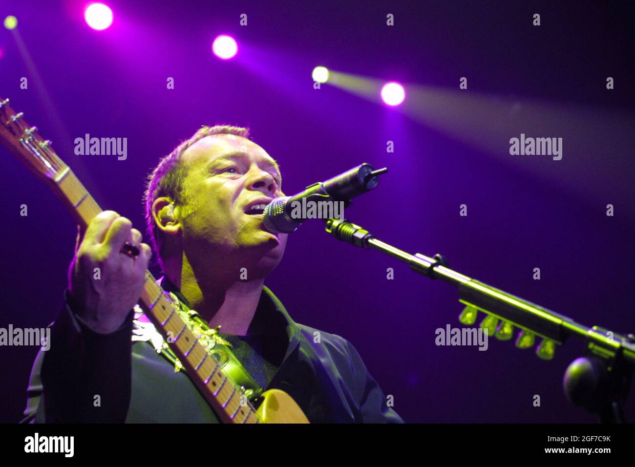 UB40 Concerto, Wembley Arena Londra, 9 novembre 2001- Lead Singer Ali Campbell Foto Stock