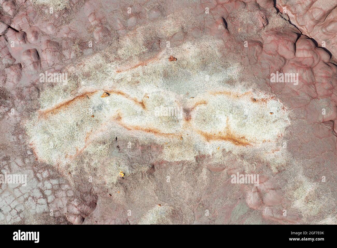 Terreno estremamente ricco di minerali nella zona delle miniere di Rio Tinto, vista aerea, fuchi, provincia di Huelva, Andalusia, Spagna Foto Stock