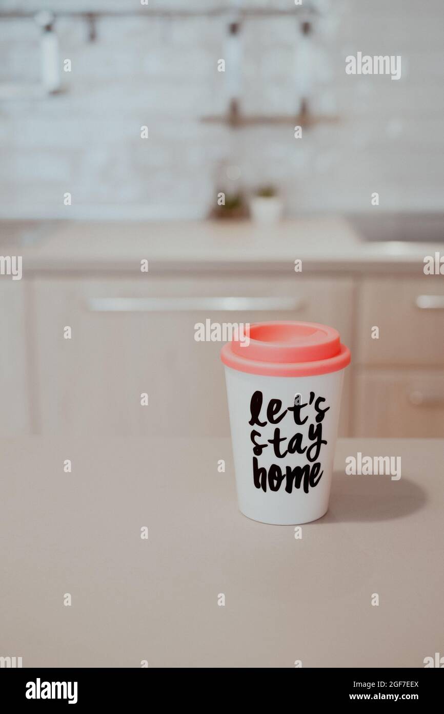 Tazza per caffè riutilizzabile da mettere in cucina Foto Stock