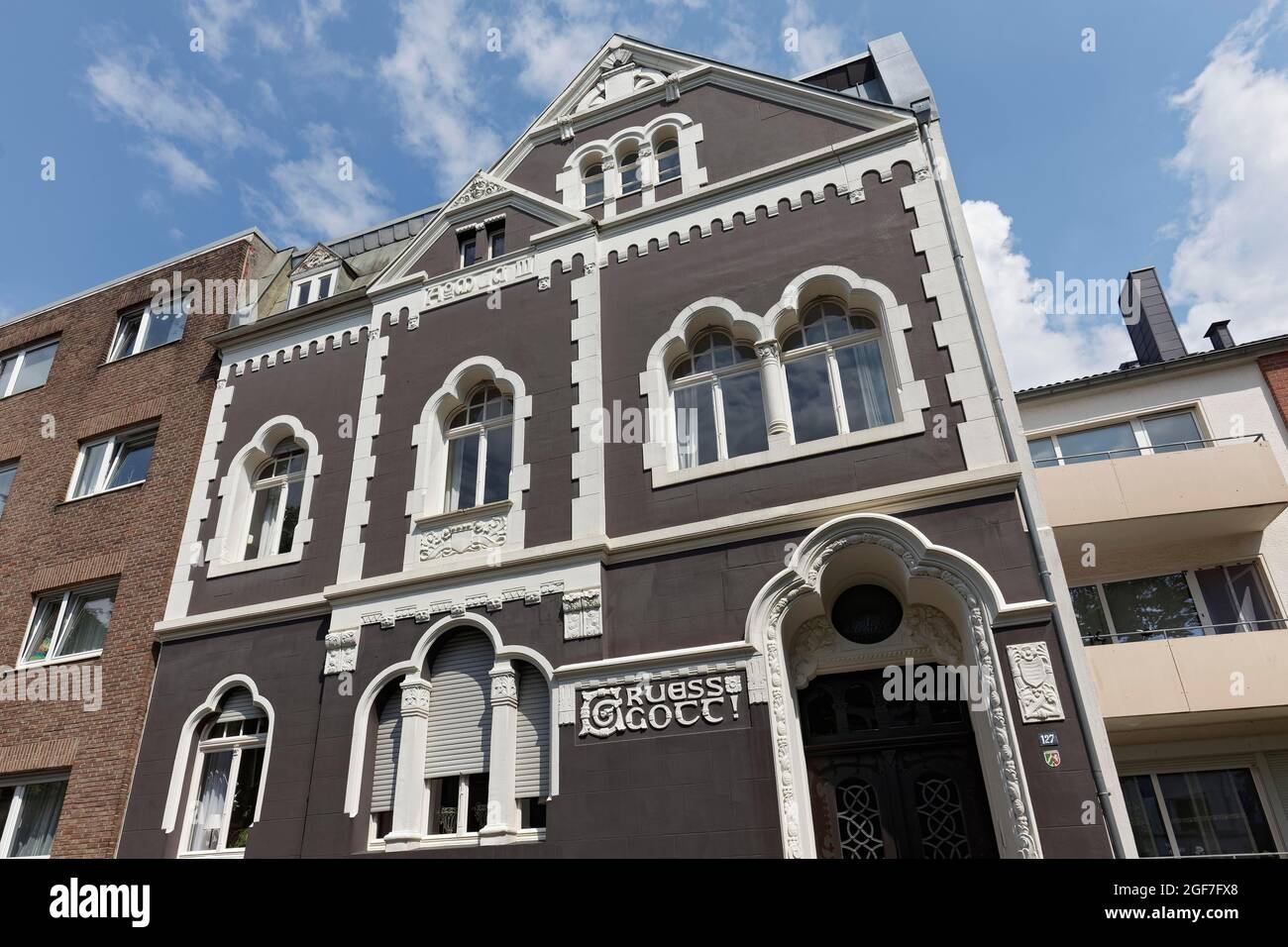 Casa del 1903 con iscrizione Gruess Gott, Moenchengladbach, Renania settentrionale-Vestfalia, Germania Foto Stock
