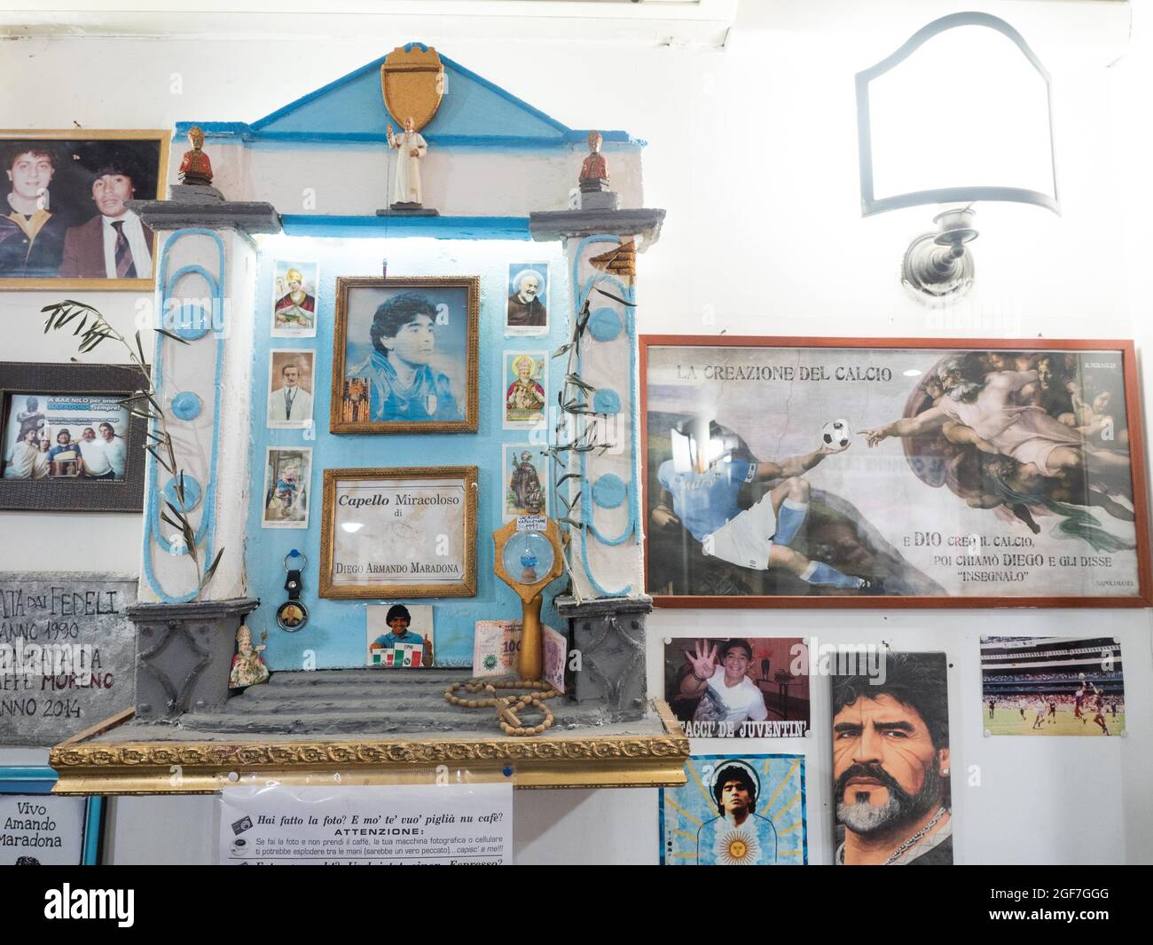 Altare di Maradona, Capella di Maradona, Bar Nilo, Napoli, Campania, Italia Foto Stock