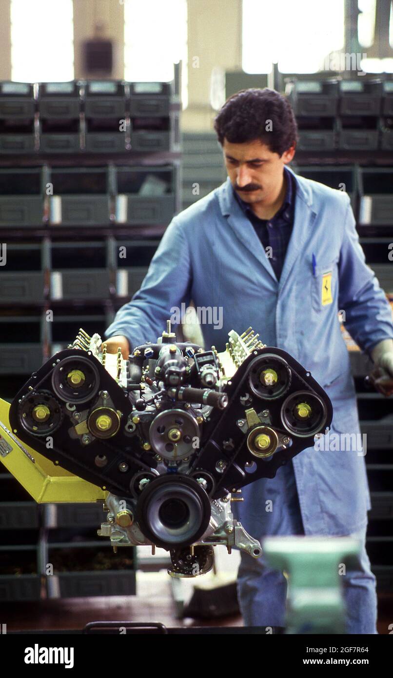 Linea di produzione Ferrari F40 presso lo stabilimento Maranello Ferrari in Italia 05/1987 Foto Stock