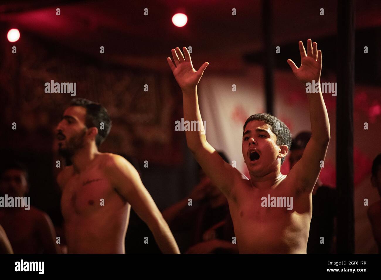 Foto dalla zona meridionale di Damasco Siria 'al- Saida Zainab' dove lo Shiaa celebra con Ashoraa il ricordo della morte di Imam Hussien ago 2021 Foto Stock