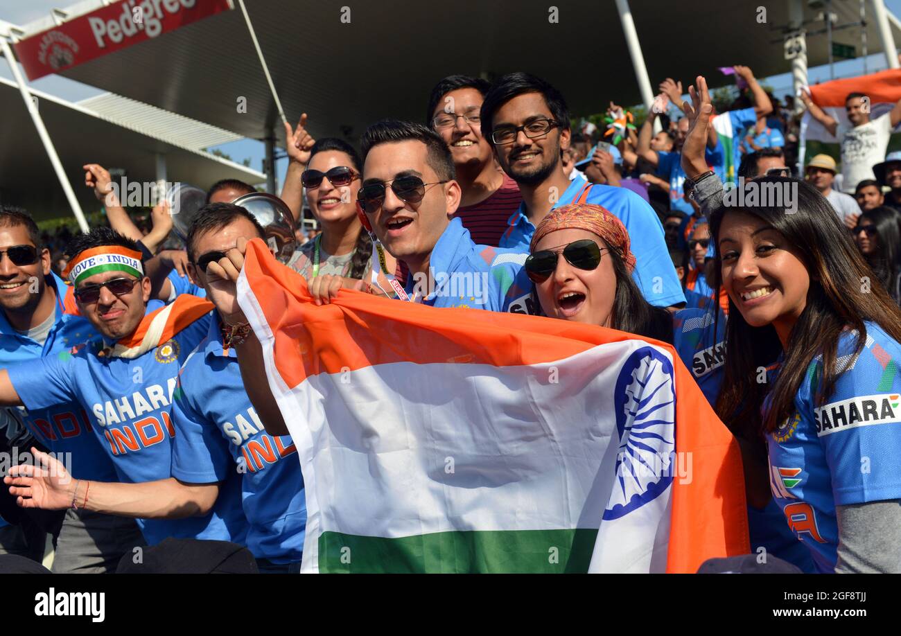 Tifosi di cricket dell'India con la bandiera nazionale dell'India One Day International - ODI - Inghilterra contro India 2014 Foto Stock