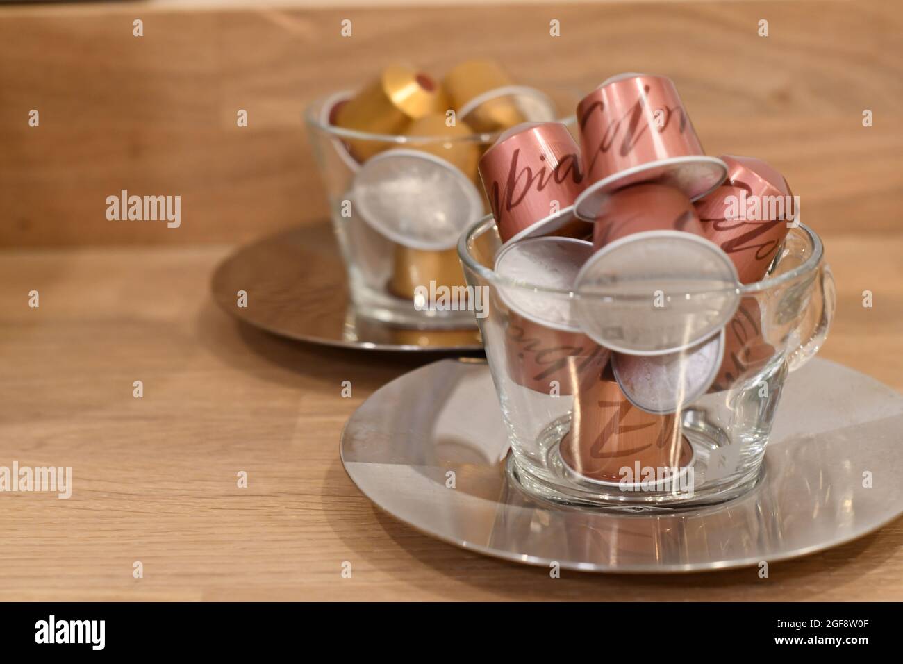 Tazzine da caffè in alluminio immagini e fotografie stock ad alta  risoluzione - Alamy