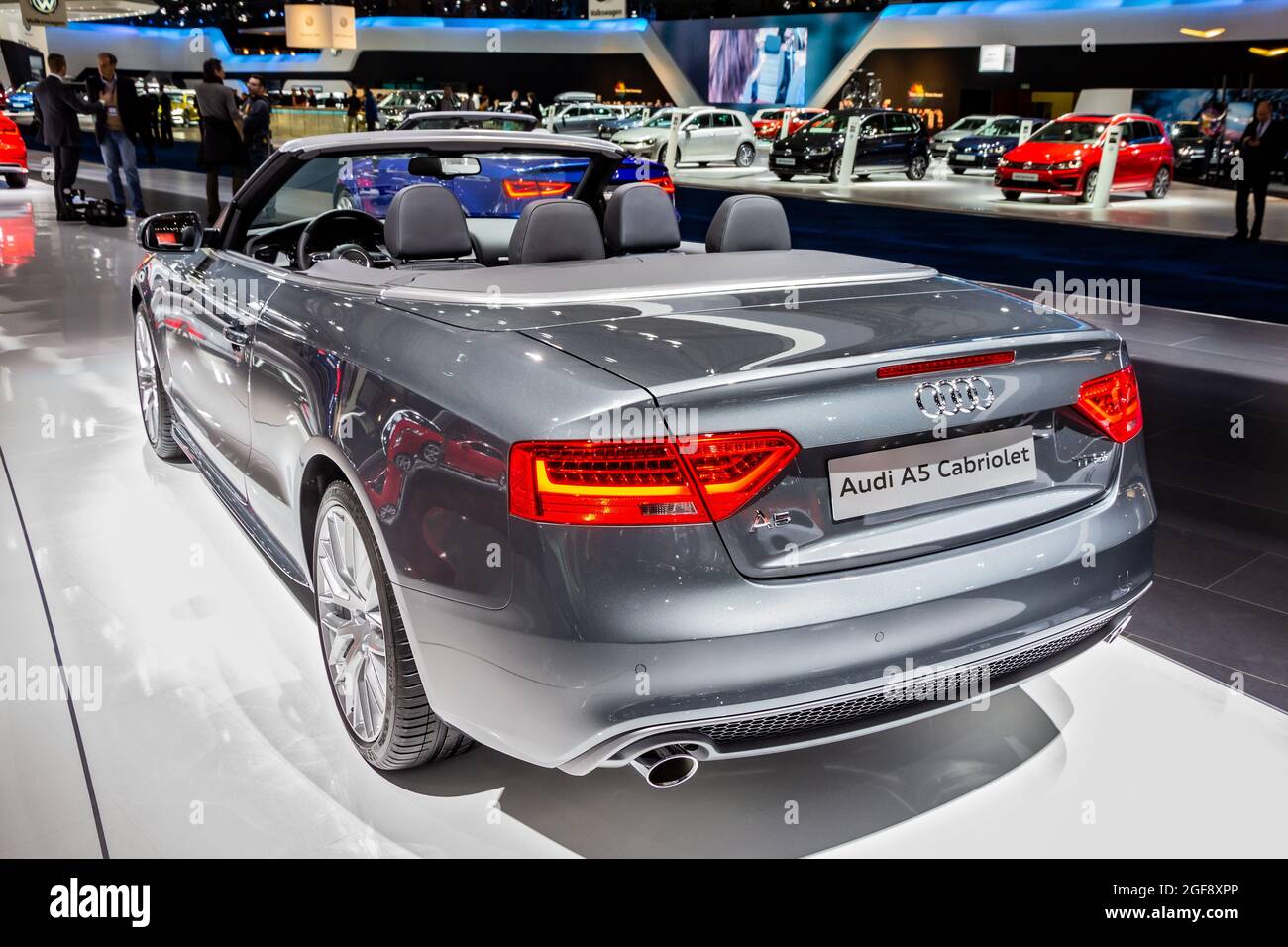 Audi A5 Cabriolet auto presentato al Salone Autosalon di Bruxelles Expo. Belgio - 12 gennaio 2016 Foto Stock