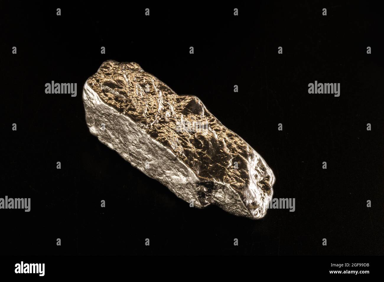 rame, elemento chimico utilizzato nell'industria e nei sistemi elettrici, come i cavi che conducono l'elettricità. Foto Stock