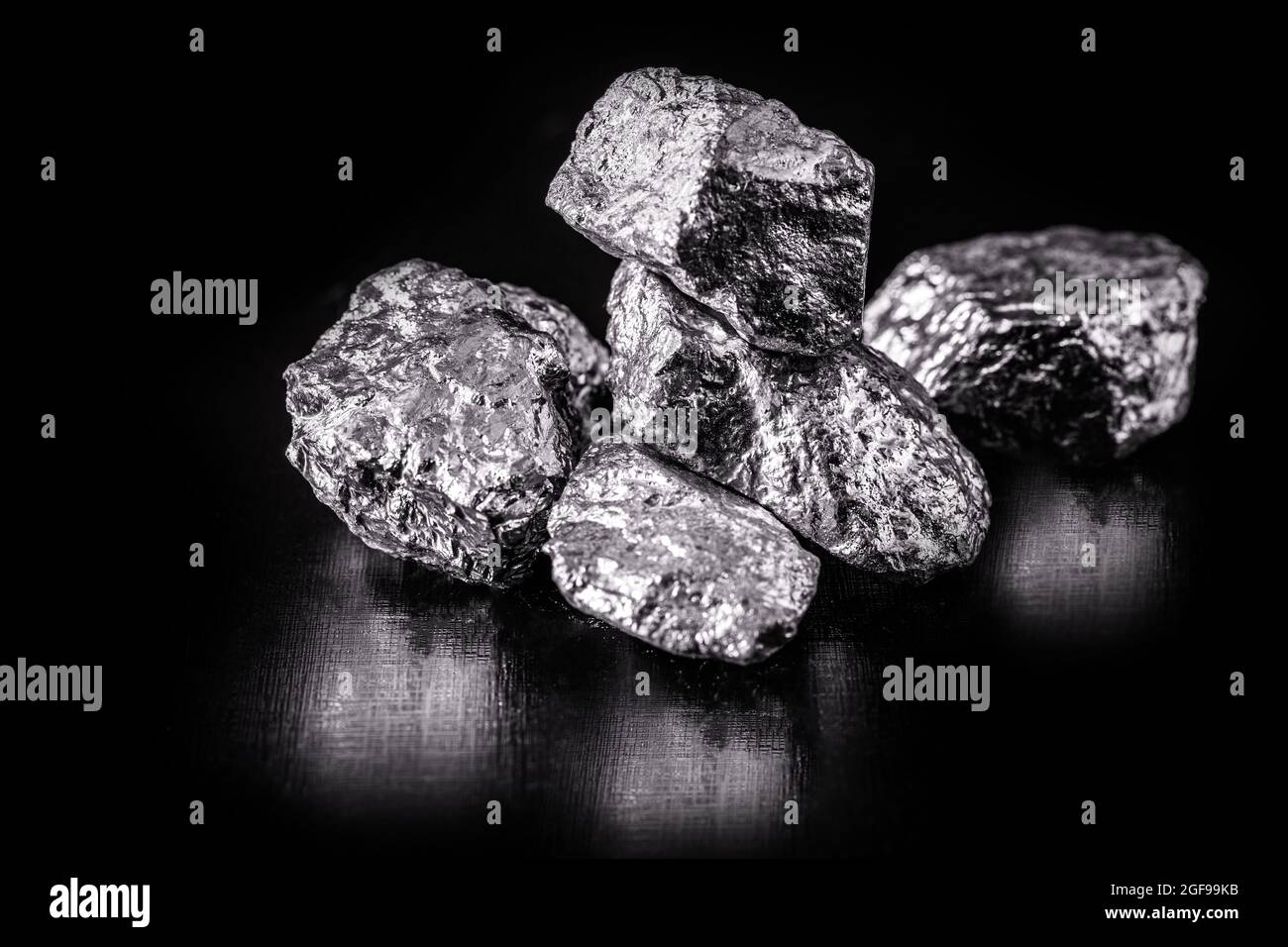 il tantalio o tantalio è un elemento chimico, minerale per uso industriale, resistente alla corrosione, minerale per uso industriale Foto Stock