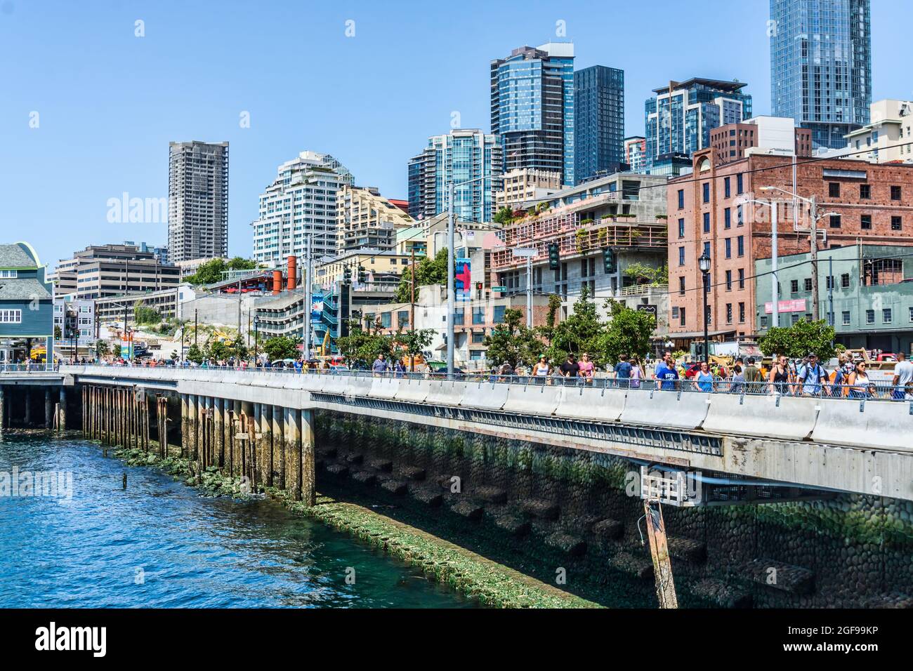 Grattacieli di Seattle dal lungomare. Foto Stock