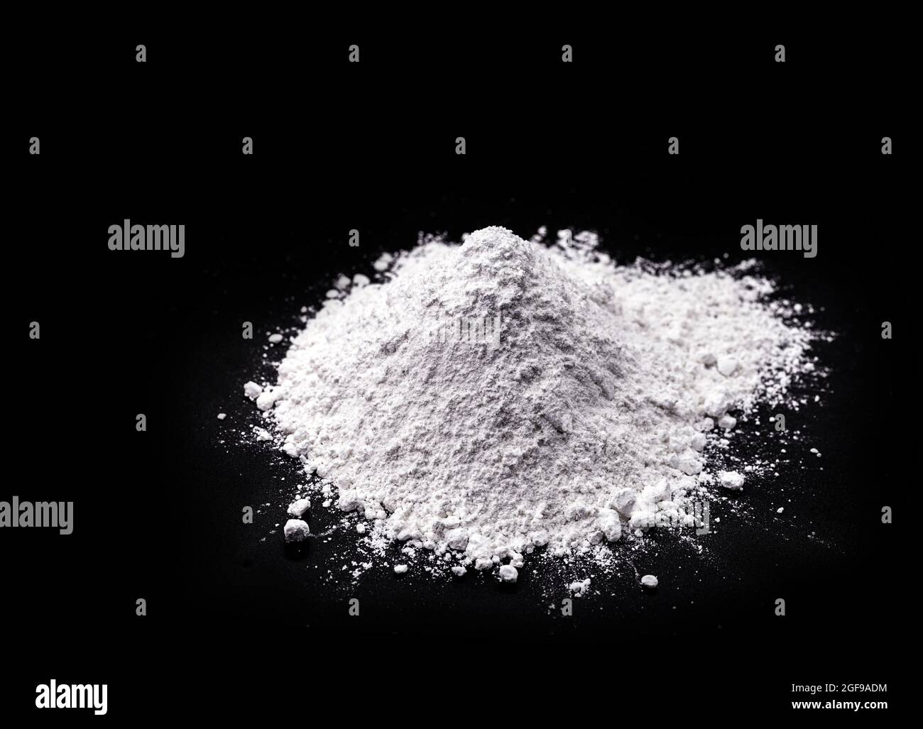 L'ossido di potassio, la cui formula chimica è KO, è costituito da un composto bianco costituito da ossigeno e potassio. Foto Stock