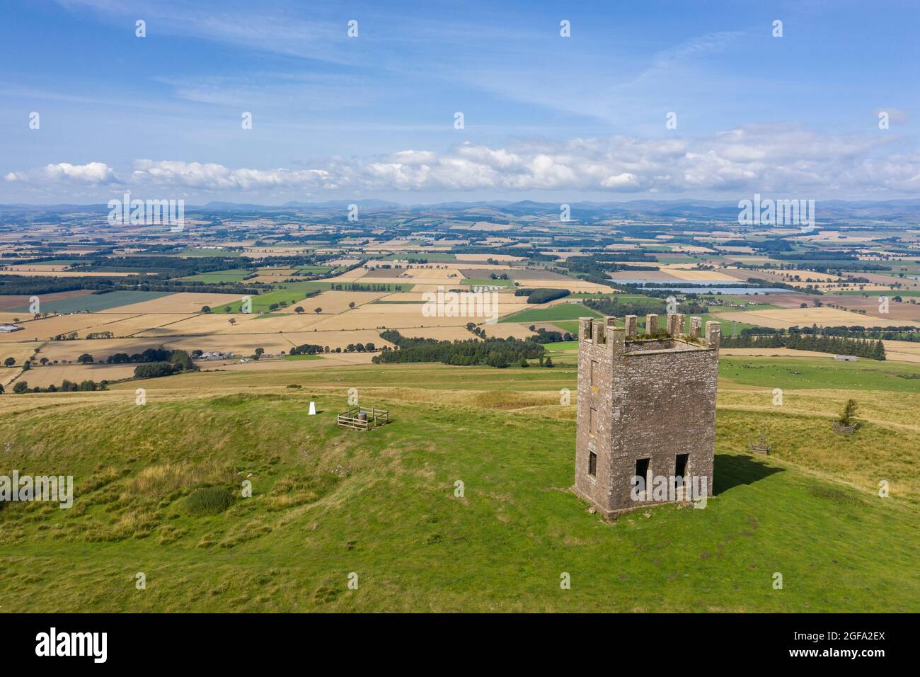 Kinkurney Hill torre osservatorio superiore vicino Newtyle, Angus, Scozia. Foto Stock