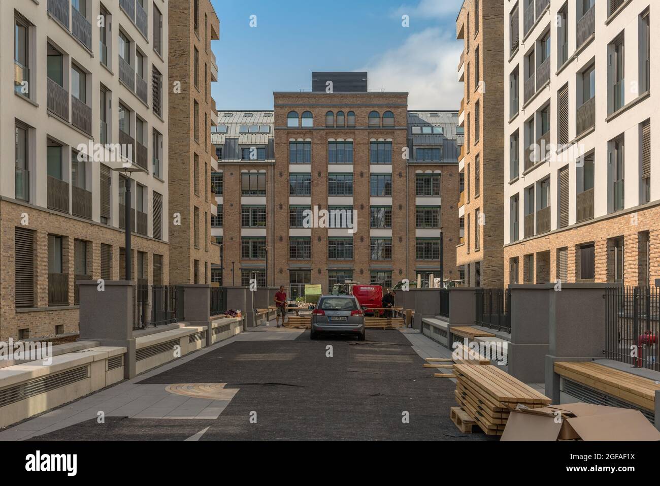 Edificio industriale restaurato nel quartiere Gallus, Francoforte sul meno, Germania Foto Stock