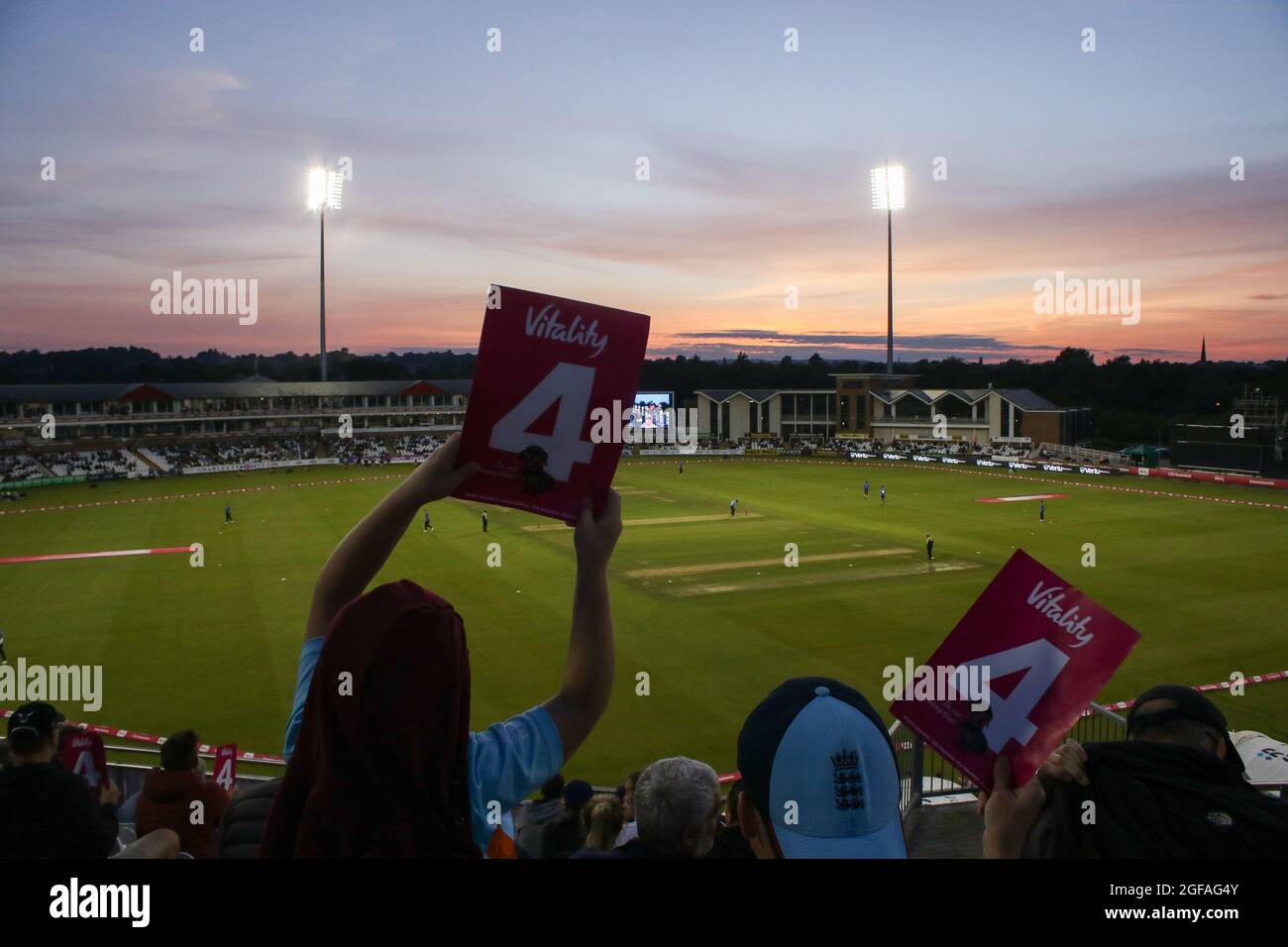 CHESTER LE STREET, REGNO UNITO. IL 24 AGOSTO i fan hanno visto durante la partita Vitality T20 Blast tra lo Yorkshire County Cricket Club e il Sussex County Cricket Club presso Emirates Riverside, Chester le Street martedì 24 agosto 2021. (Credit: Will Matthews | MI News) Credit: MI News & Sport /Alamy Live News Foto Stock