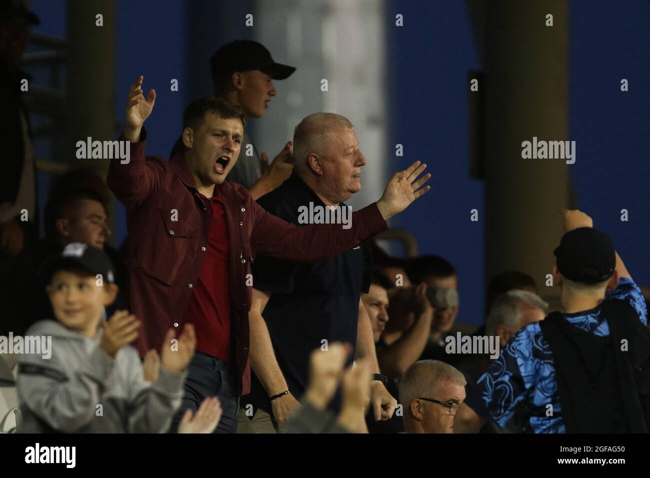 CHESTER LE STREET, REGNO UNITO. IL 24 AGOSTO i fan hanno visto durante la partita Vitality T20 Blast tra lo Yorkshire County Cricket Club e il Sussex County Cricket Club presso Emirates Riverside, Chester le Street martedì 24 agosto 2021. (Credit: Will Matthews | MI News) Credit: MI News & Sport /Alamy Live News Foto Stock