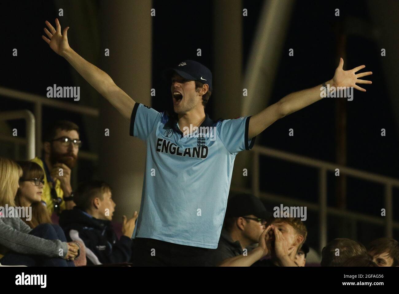 CHESTER LE STREET, REGNO UNITO. IL 24 AGOSTO i fan hanno visto durante la partita Vitality T20 Blast tra lo Yorkshire County Cricket Club e il Sussex County Cricket Club presso Emirates Riverside, Chester le Street martedì 24 agosto 2021. (Credit: Will Matthews | MI News) Credit: MI News & Sport /Alamy Live News Foto Stock
