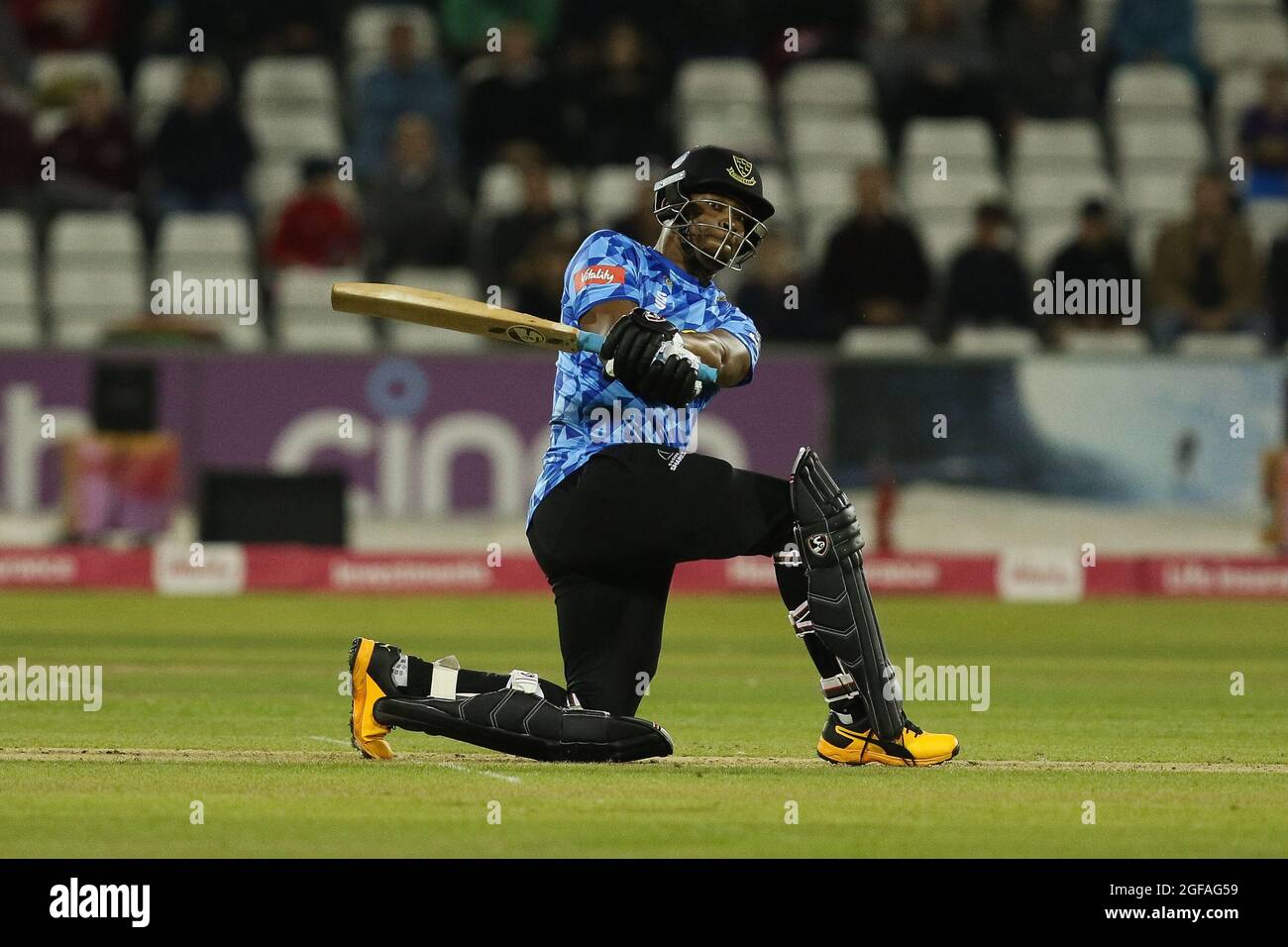CHESTER LE STREET, REGNO UNITO. 24 AGOSTO Delray Rawlins di Sussex pipistrelli durante la partita Vitaliality T20 Blast tra Yorkshire County Cricket Club e Sussex County Cricket Club presso Emirates Riverside, Chester le Street martedì 24 agosto 2021. (Credit: Will Matthews | MI News) Credit: MI News & Sport /Alamy Live News Foto Stock