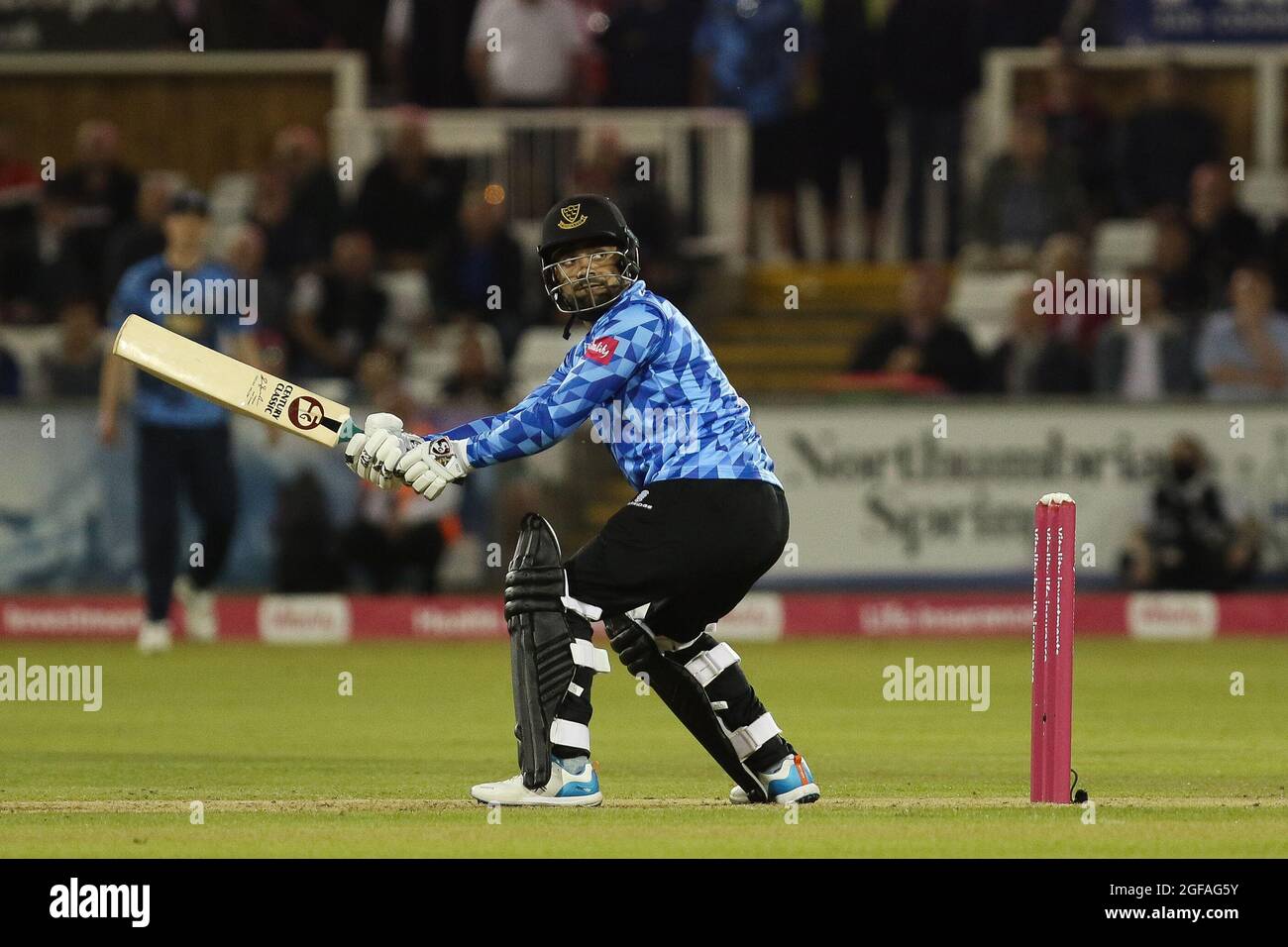 CHESTER LE STREET, REGNO UNITO. 24 AGOSTO Rashid Khan di Sussex pipistrelli durante la partita di Vitaliality T20 Blast tra lo Yorkshire County Cricket Club e il Sussex County Cricket Club presso Emirates Riverside, Chester le Street martedì 24 agosto 2021. (Credit: Will Matthews | MI News) Credit: MI News & Sport /Alamy Live News Foto Stock