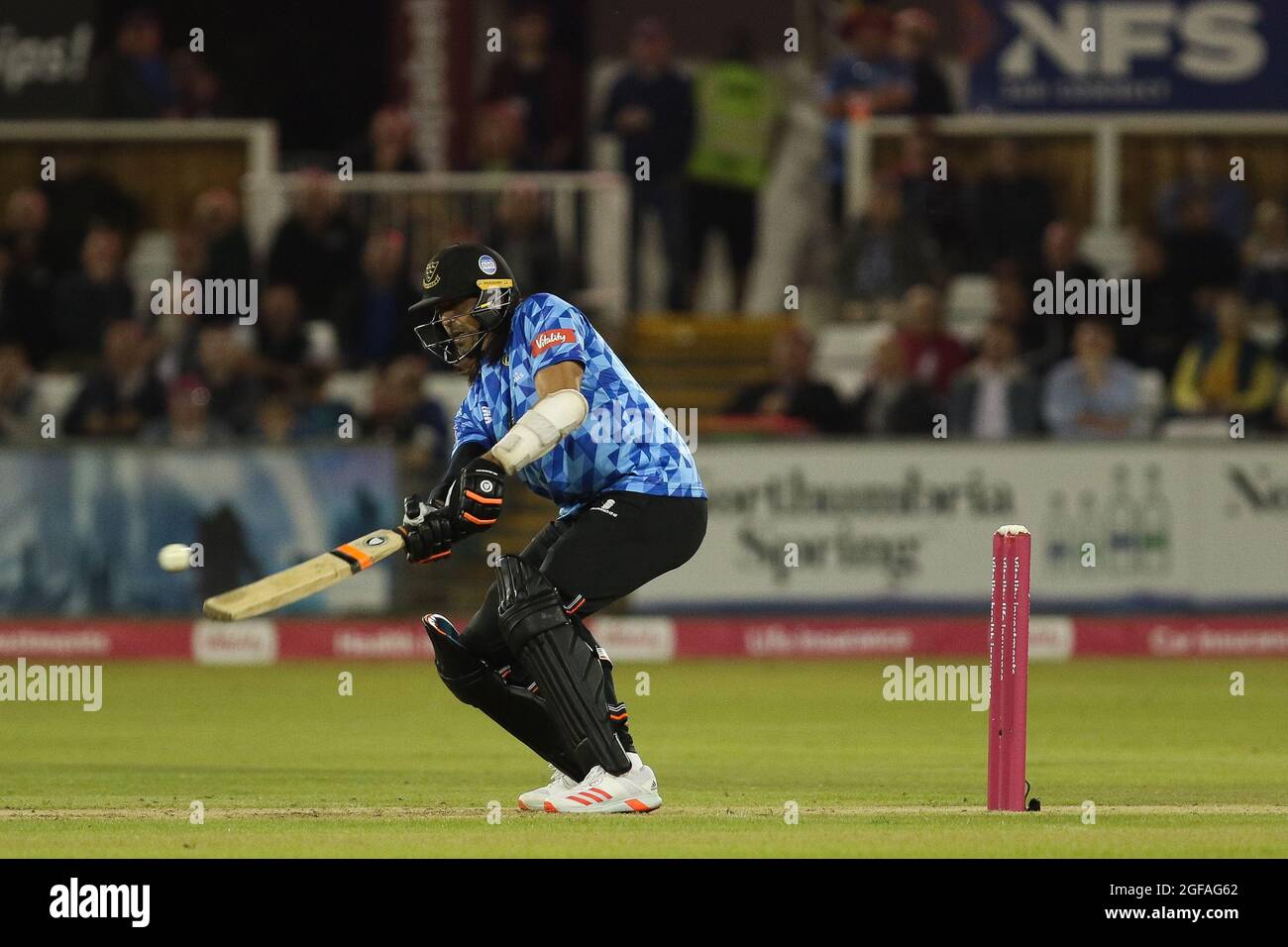 CHESTER LE STREET, REGNO UNITO. IL 24 AGOSTO David Wiese di Sussex si schiaccia durante la partita di Vitality T20 Blast tra lo Yorkshire County Cricket Club e il Sussex County Cricket Club presso Emirates Riverside, Chester le Street martedì 24 agosto 2021. (Credit: Will Matthews | MI News) Credit: MI News & Sport /Alamy Live News Foto Stock