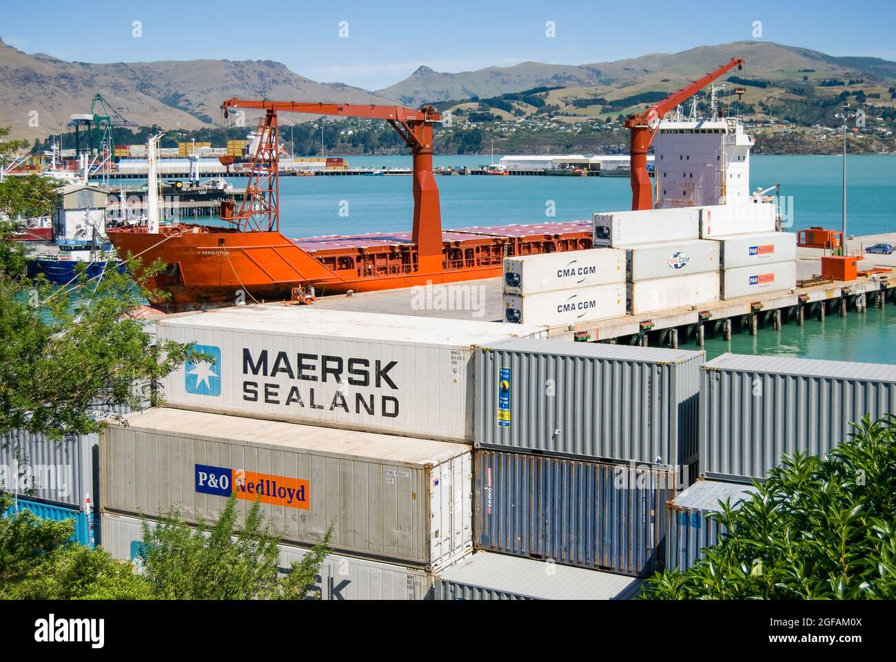 Vista del porto, Lyttelton Harbour, Lyttelton, Penisola di Banks, Canterbury, Nuova Zelanda Foto Stock