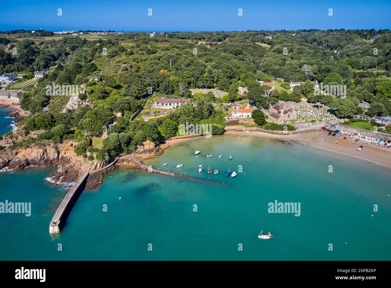 Vista aerea del drone di St Brelades Bay, Jersey, ci Foto Stock