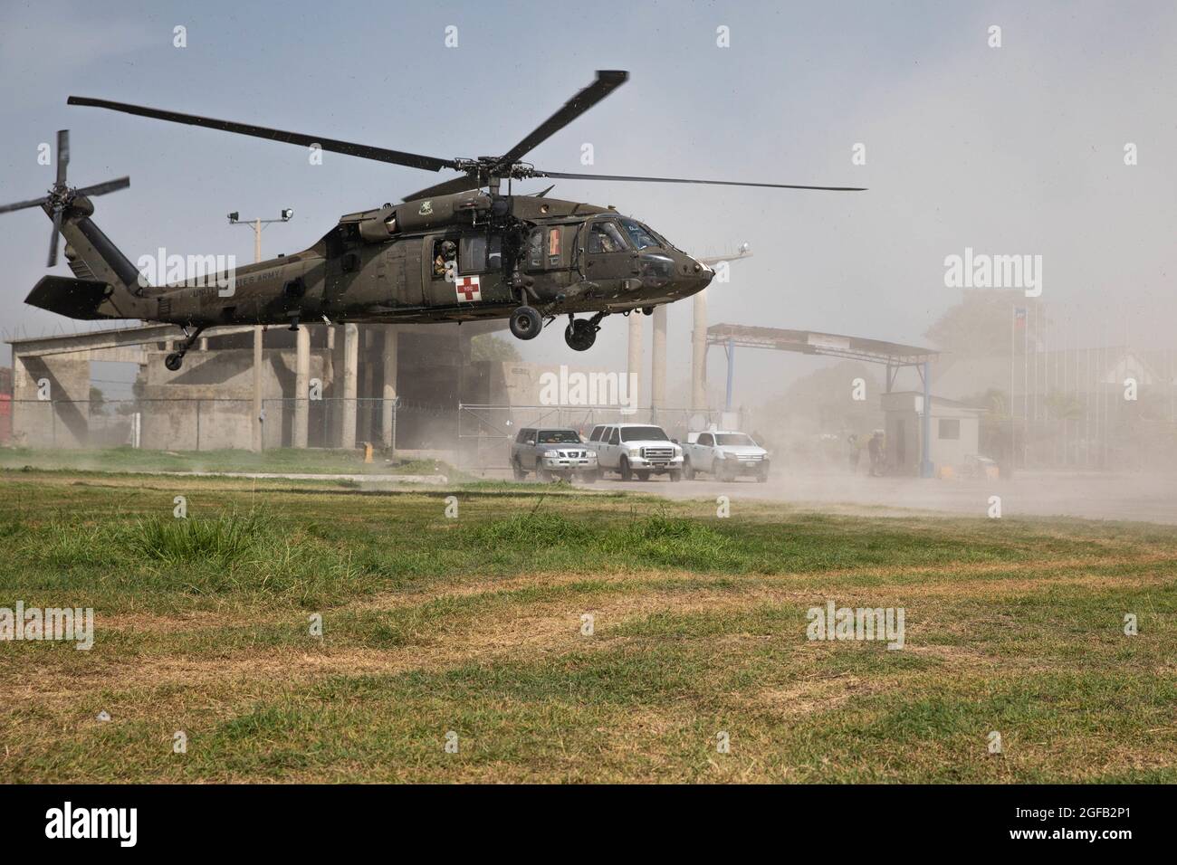 I soldati cittadini della Guardia Nazionale dell'Esercito di Porto Rico continuano ad assistere negli sforzi di soccorso ad Haiti, 22 agosto 2021. I guardiani sono stati nel paese dal 17 agosto e finora hanno completato 11 missioni che ammontano a più di 66 ore di volo. (Foto della Guardia Nazionale dell'esercito di Sgt. Agustin Montanez/rilasciato) Foto Stock