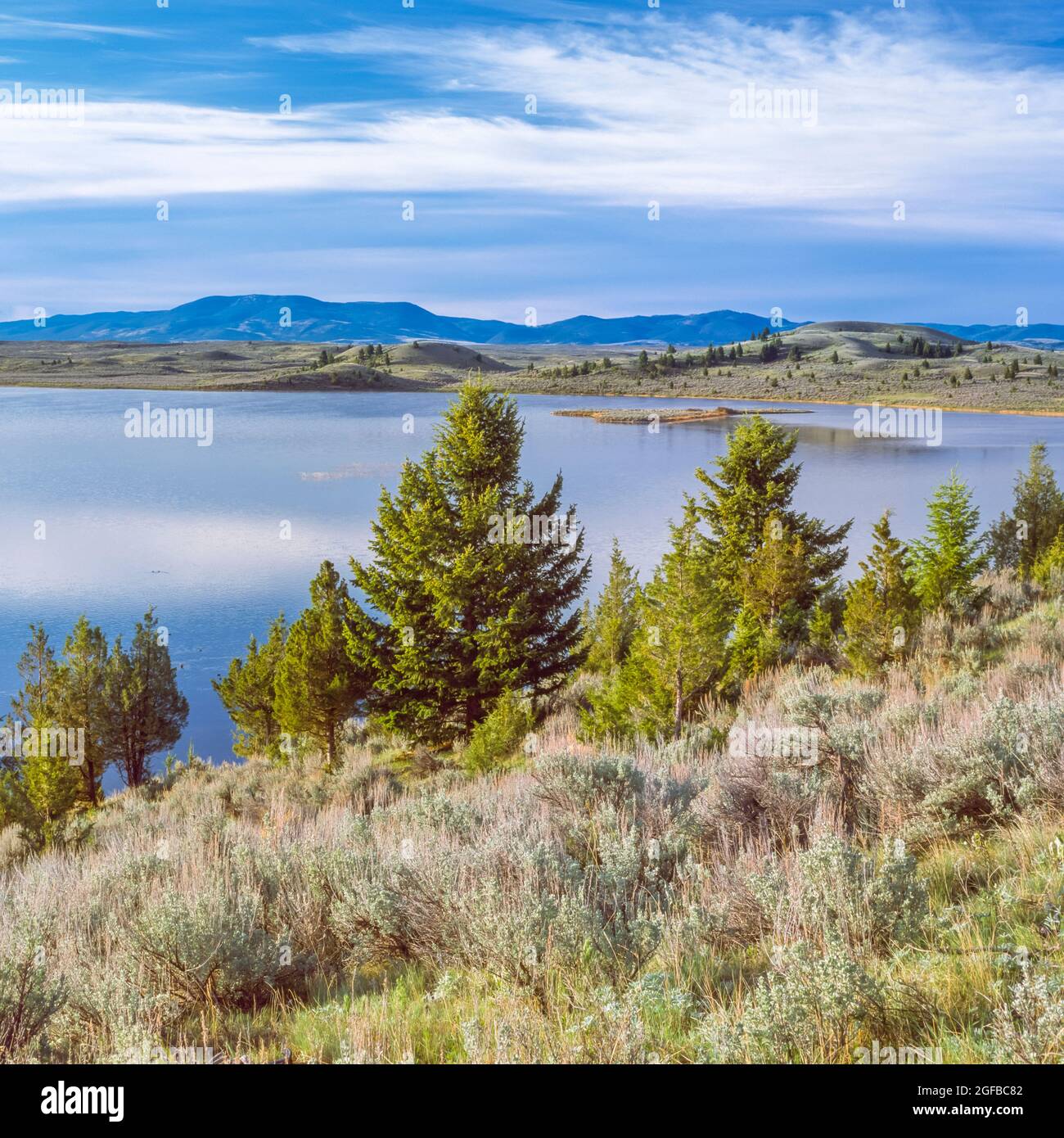 lago di kleinschmidt nella valle del blackfoot vicino a ovando, montana Foto Stock