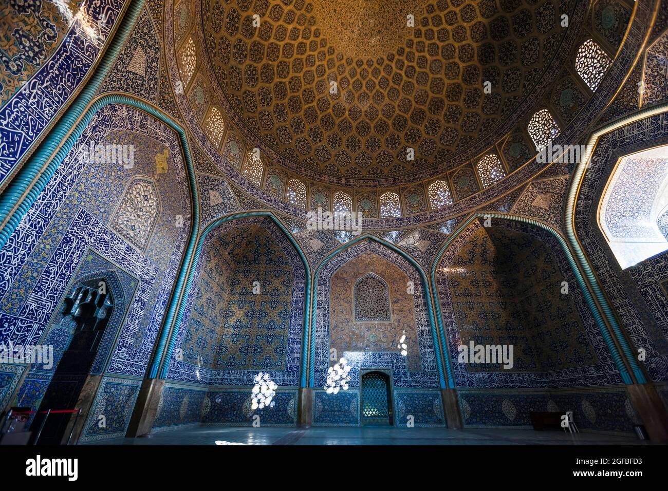 Cupola ceilimg interno della Moschea dello Sceicco Lotfollah, Piazza Imam, Isfahan (Esfahan), Provincia di Isfahan, Iran, Persia, Asia occidentale, Asia Foto Stock