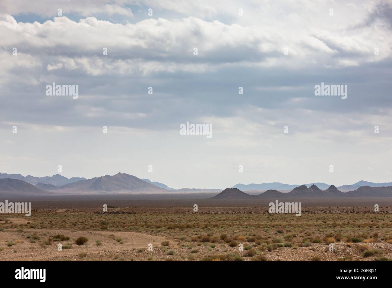 Vista del deserto, presunto antico Hecatompylos (Shahr-i Qumis), storia di Alessandro il grande, provincia di Semnan, Iran, Persia, Asia occidentale, Asia Foto Stock